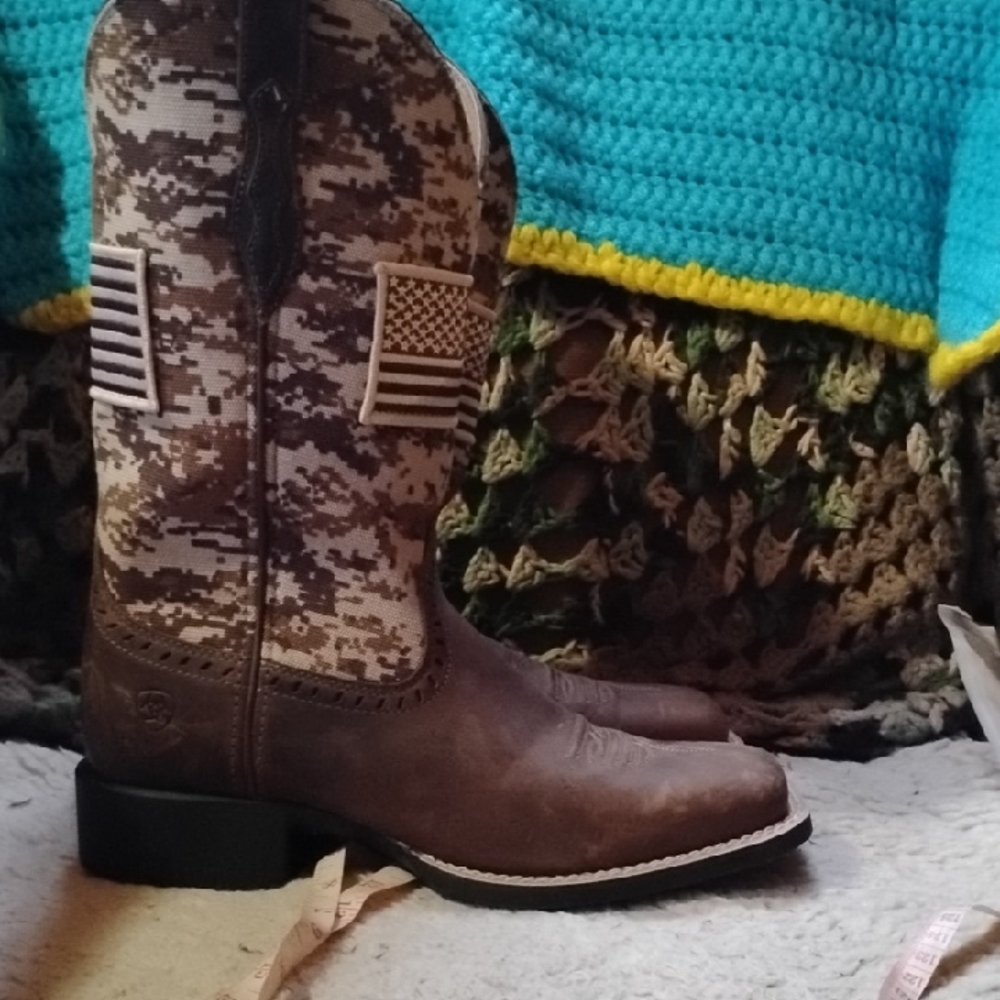 Ariat Digital Camo Heeled Boots with Flag Detail - Picture 14 of 14